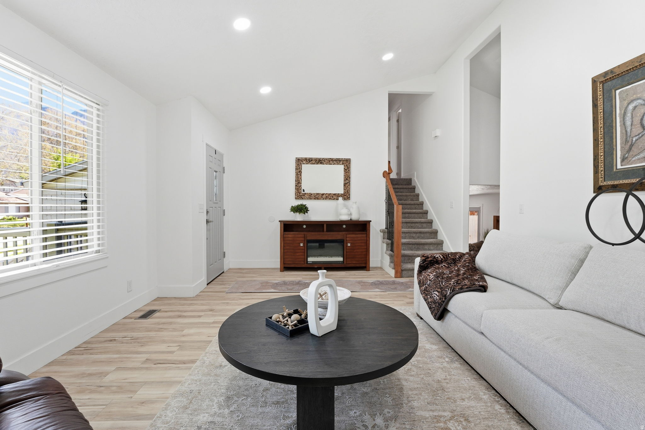 NUTREE WEST - Residential