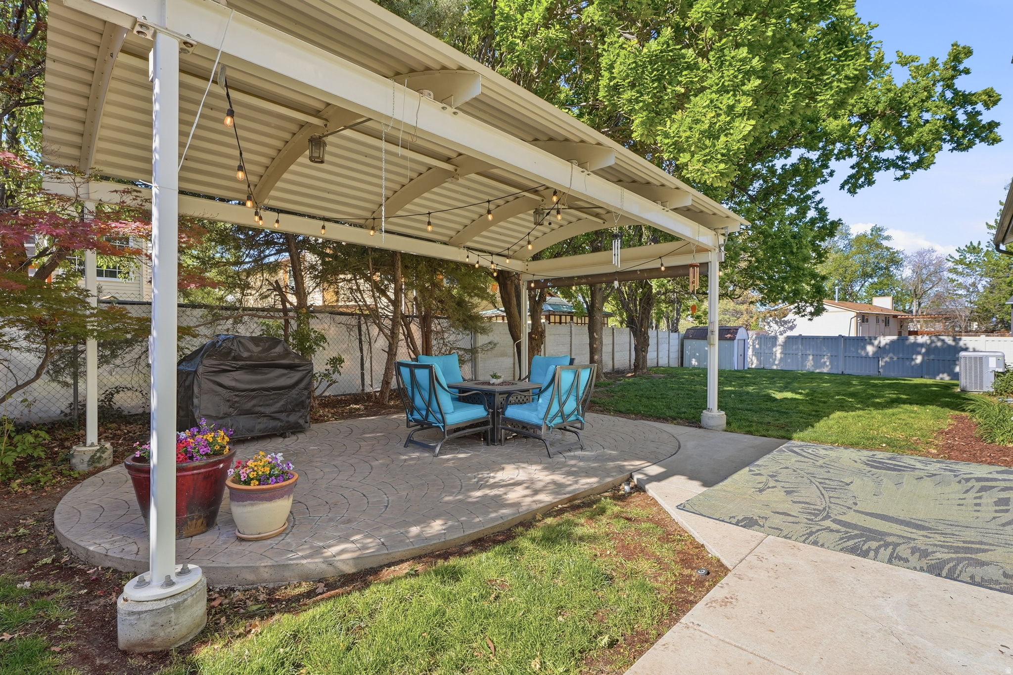 NUTREE WEST - Residential