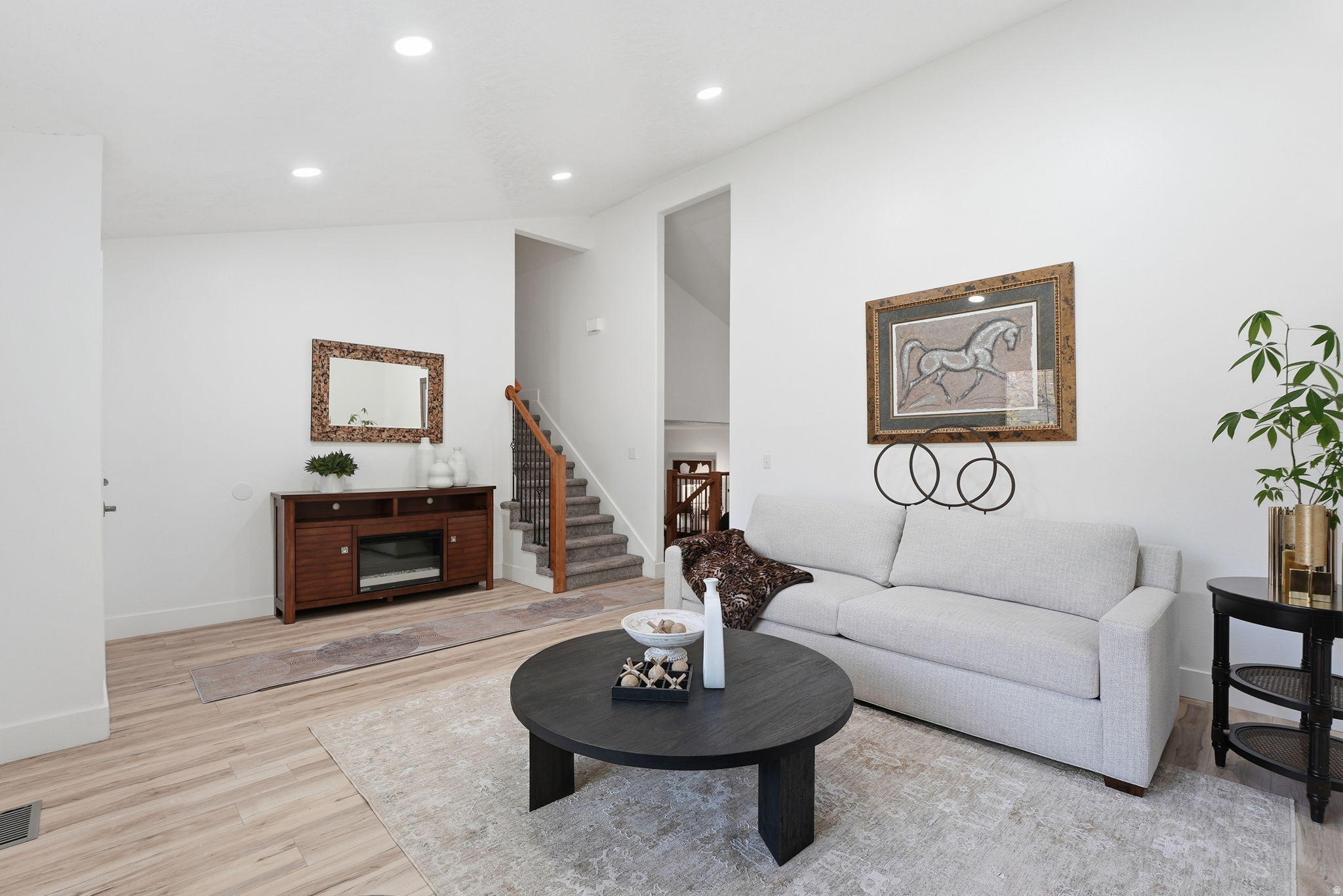 NUTREE WEST - Residential