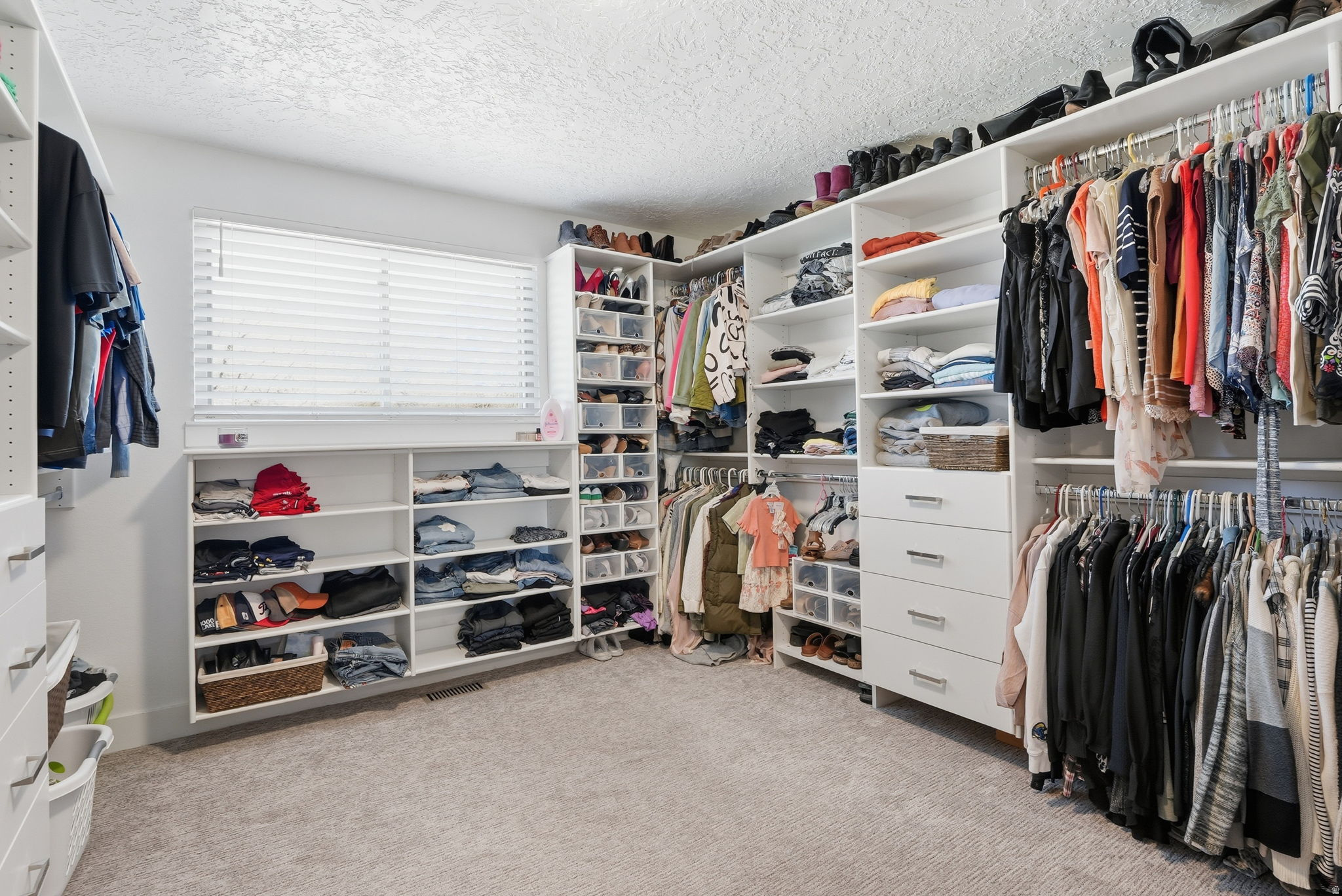 NUTREE WEST - Residential