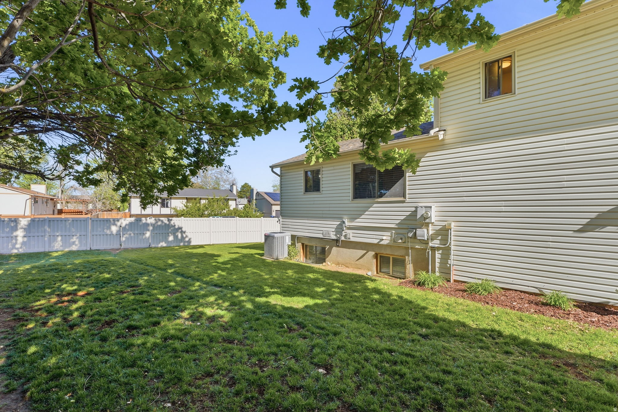 NUTREE WEST - Residential