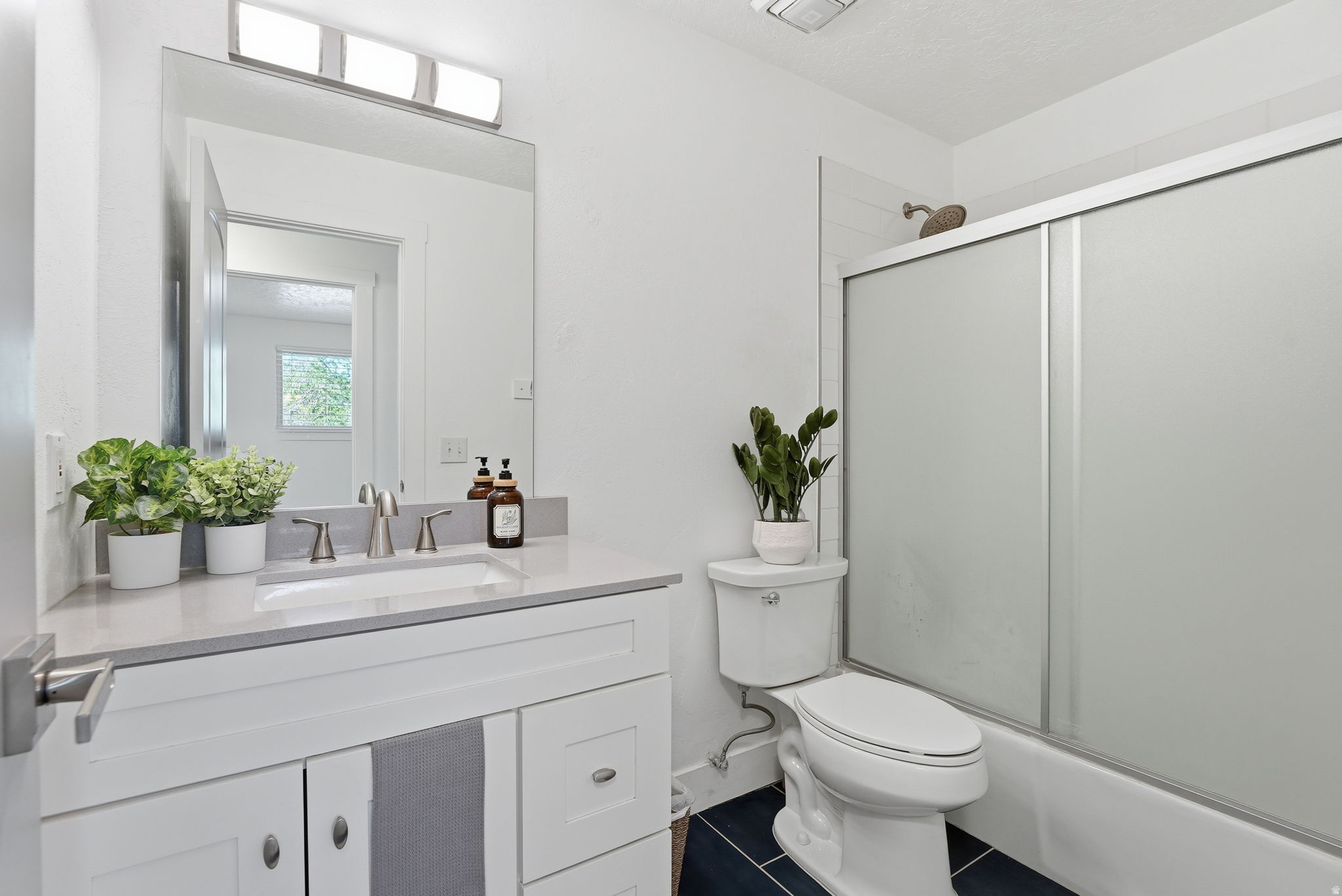 NUTREE WEST - Residential