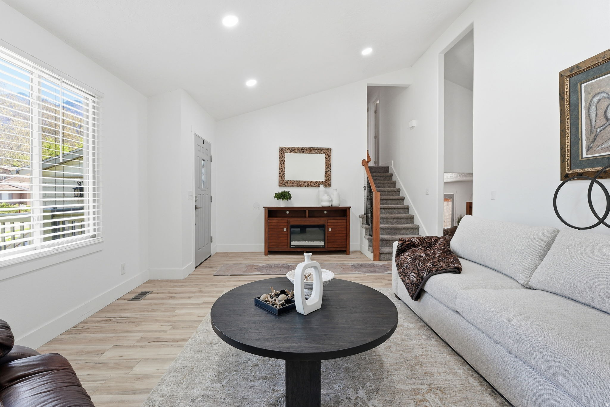 NUTREE WEST - Residential