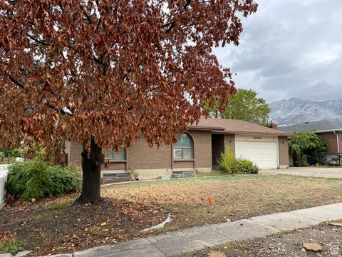 Photo of 2099 E WORCHESTER DR S, Cottonwood Heights, UT 84121 (MLS # 2118242)