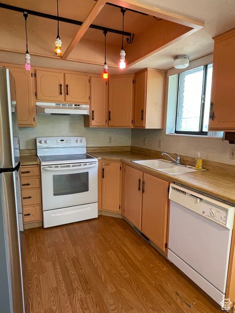 Tiny photo for 2099 E WORCHESTER DR S, Cottonwood Heights, UT 84121 (MLS # 2118242)