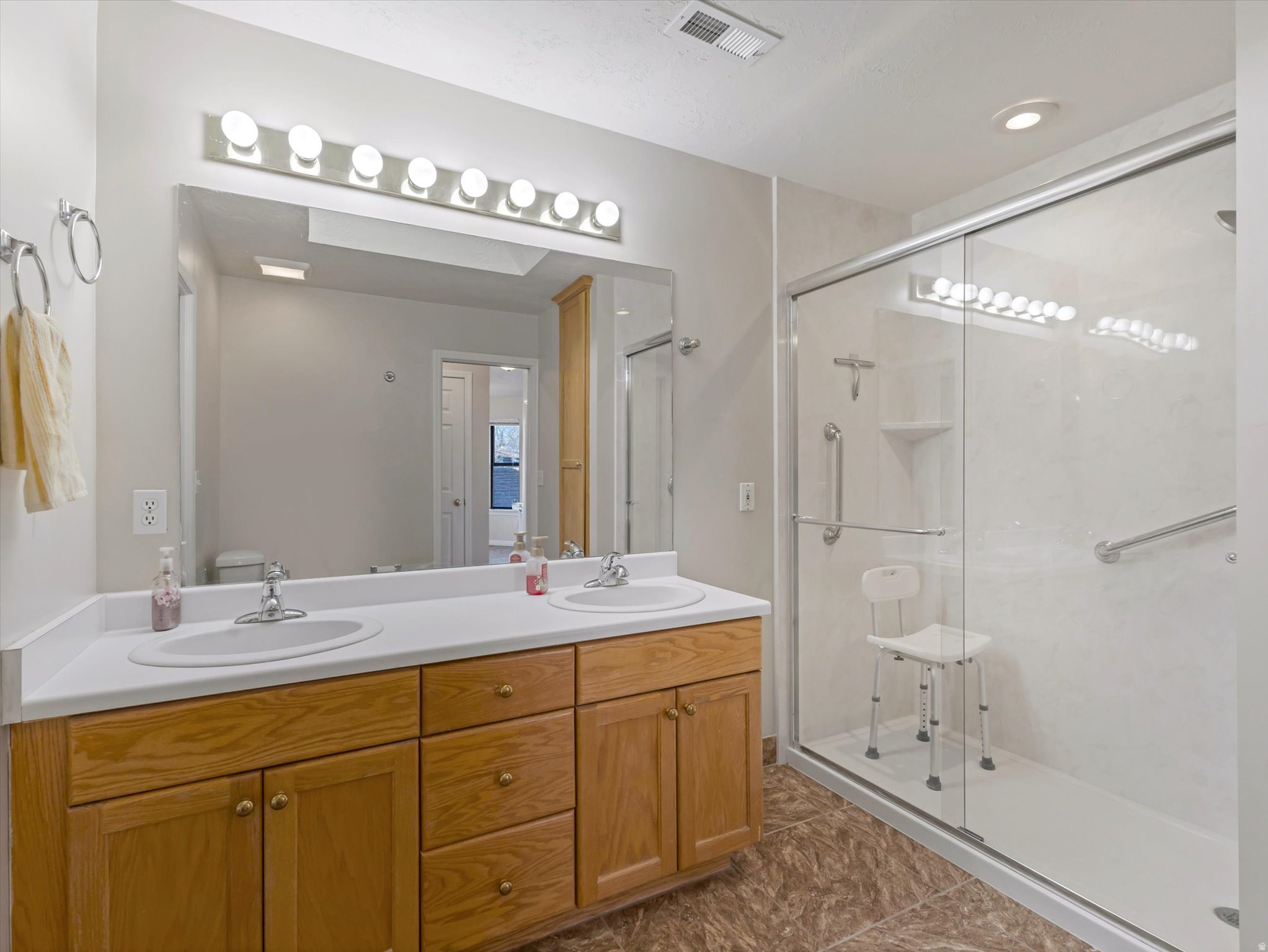 VILLAGE II - Residential