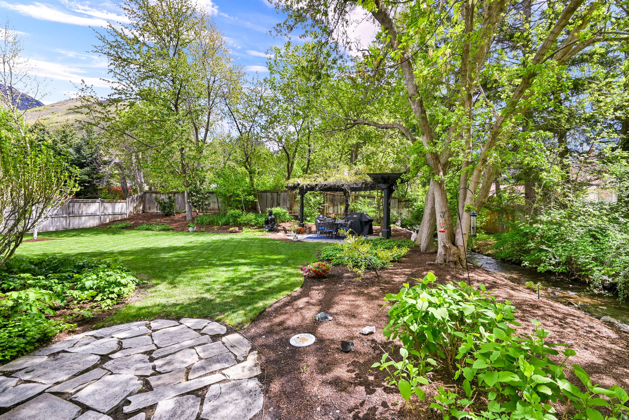 COUNTRY MILL ESTATE - Residential