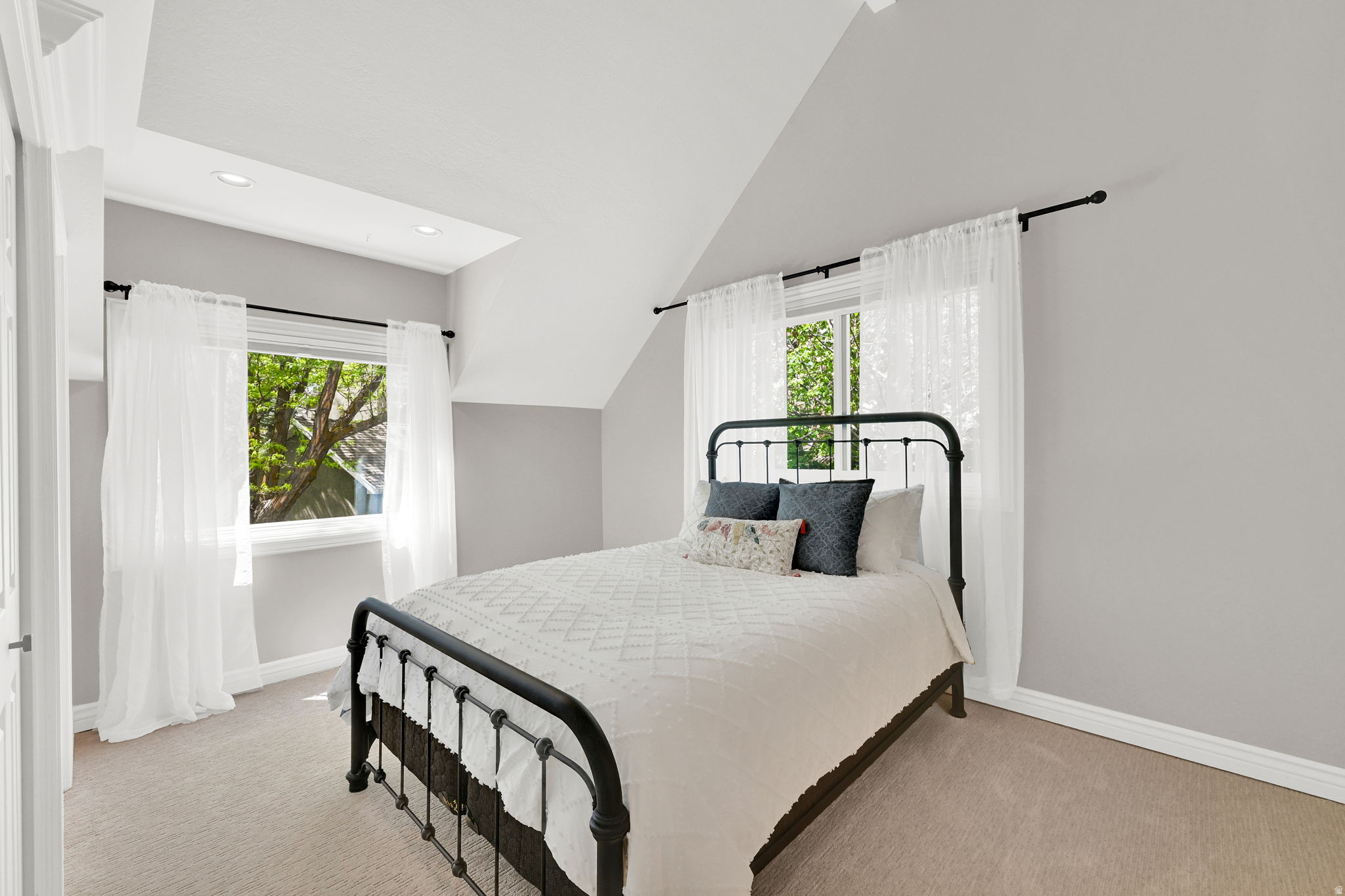 COUNTRY MILL ESTATE - Residential