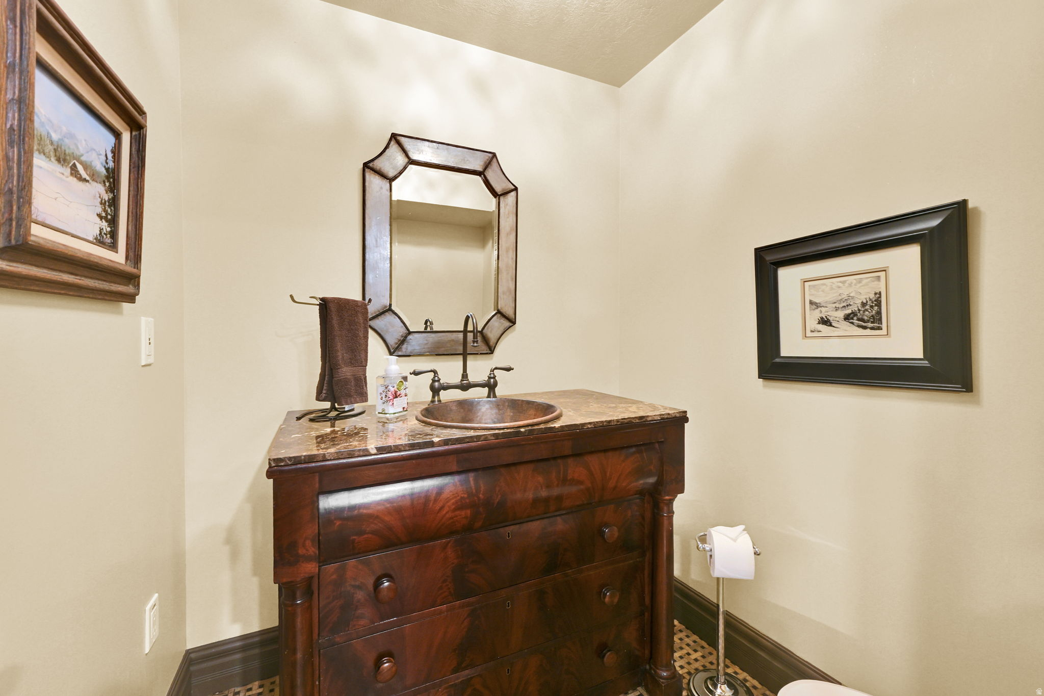 COUNTRY MILL ESTATE - Residential