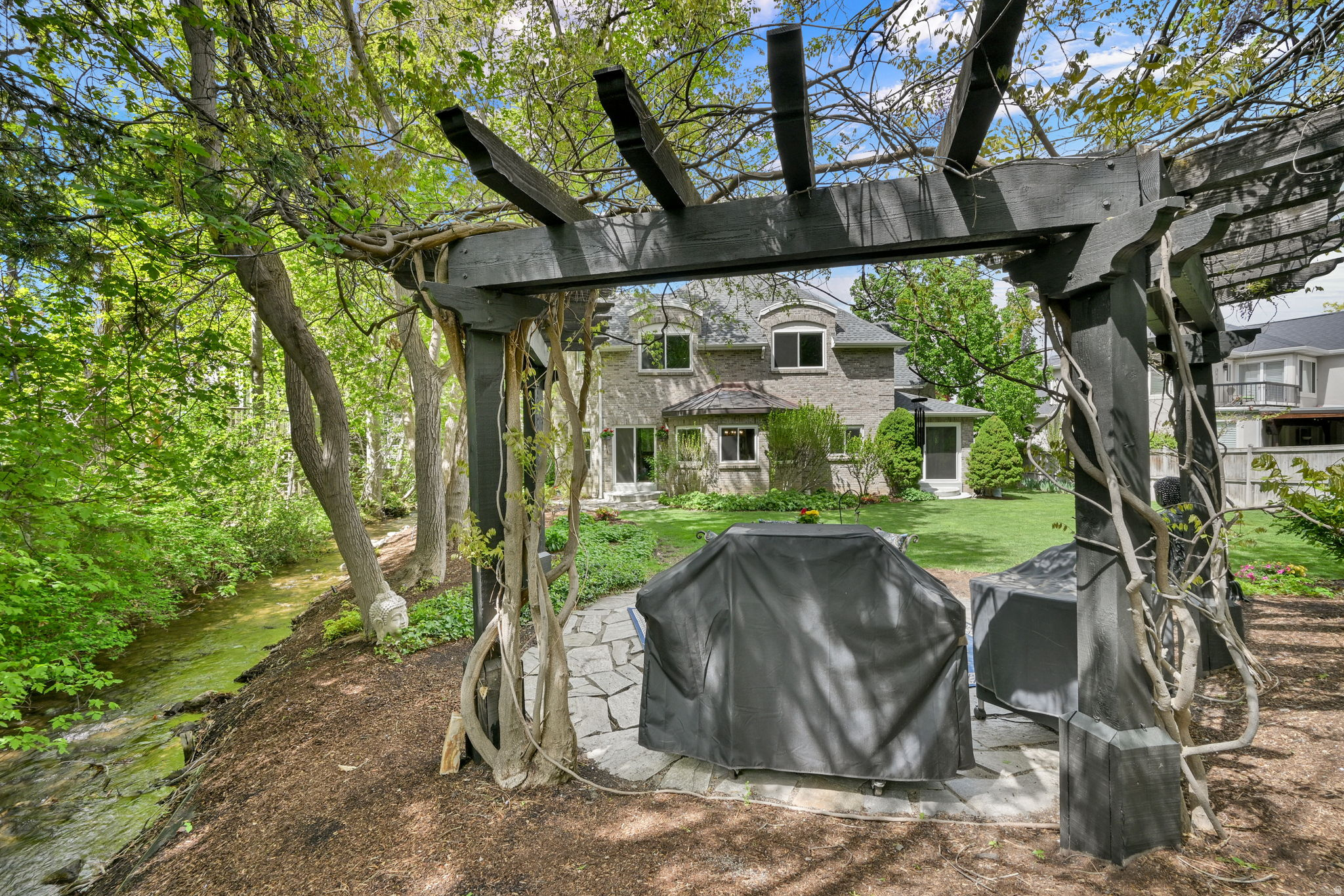 COUNTRY MILL ESTATE - Residential