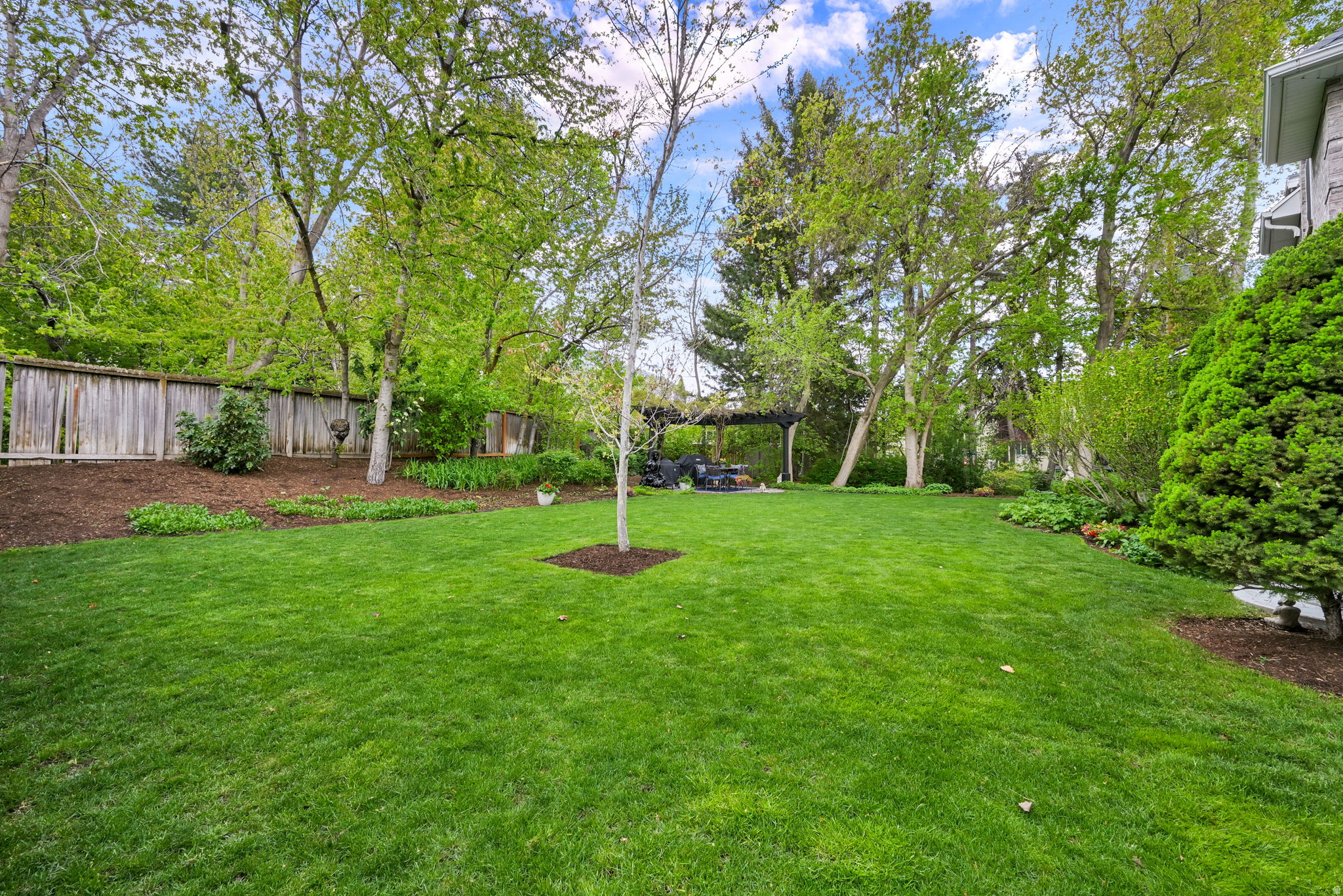 COUNTRY MILL ESTATE - Residential