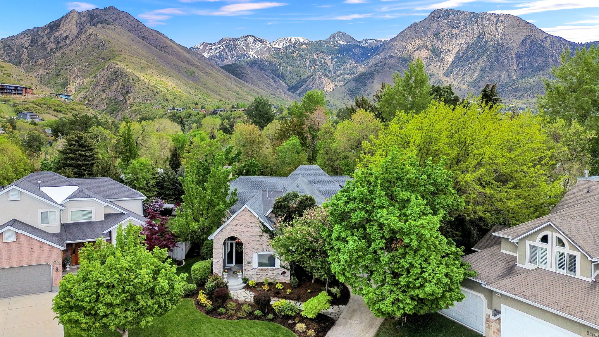 COUNTRY MILL ESTATE - Residential