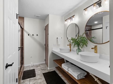 Tiny photo for 860 S VILLAGE RD #D-11, Saint George, UT 84770 (MLS # 2161048)