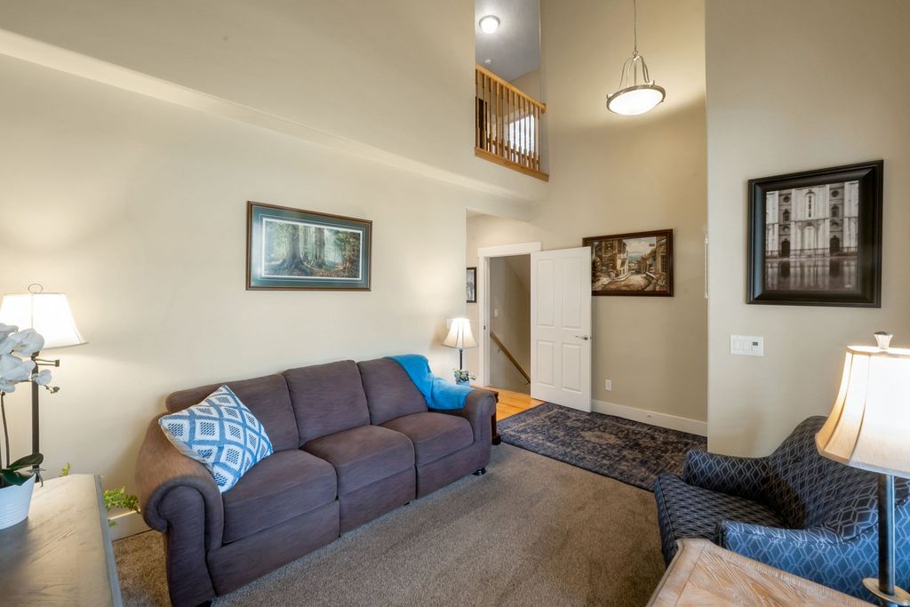 Photo of 10272 S EAGLE CLIFF WAY, Sandy, UT 84092 (MLS # 2147603)