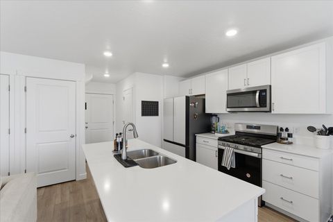 Tiny photo for 1202 W HIDDEN SPRING DR, Santaquin, UT 84655 (MLS # 2123853)