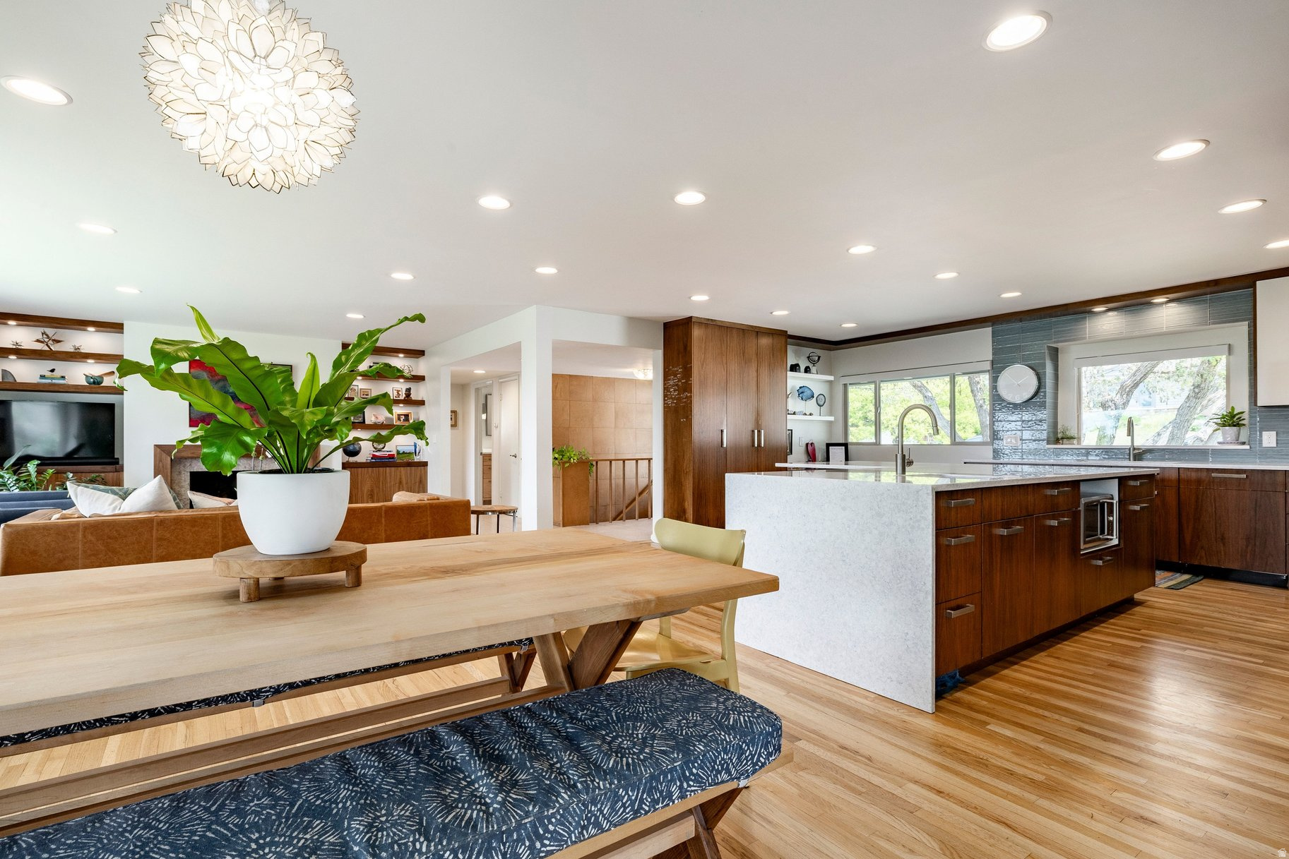 OAK HILLS - Residential