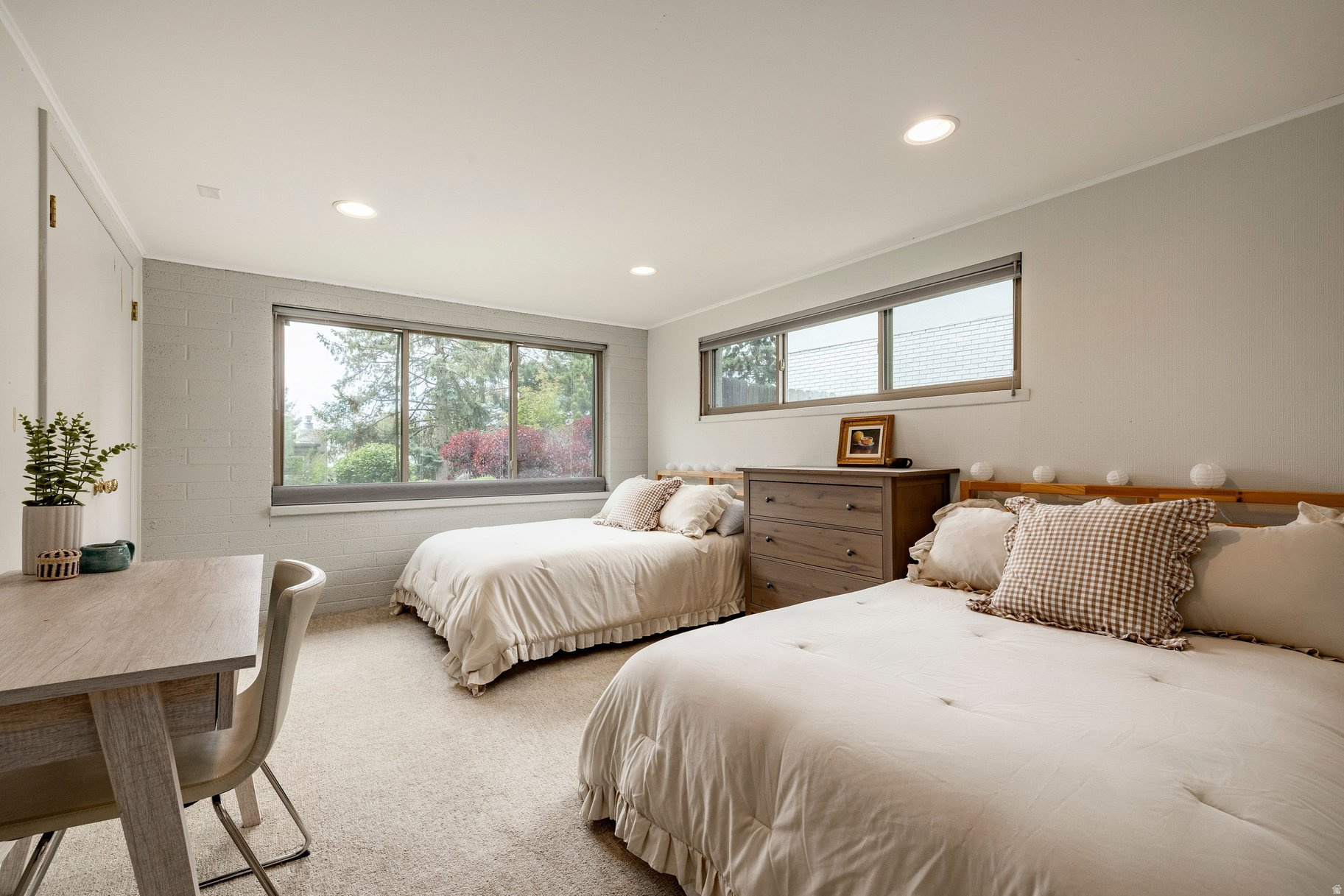OAK HILLS - Residential