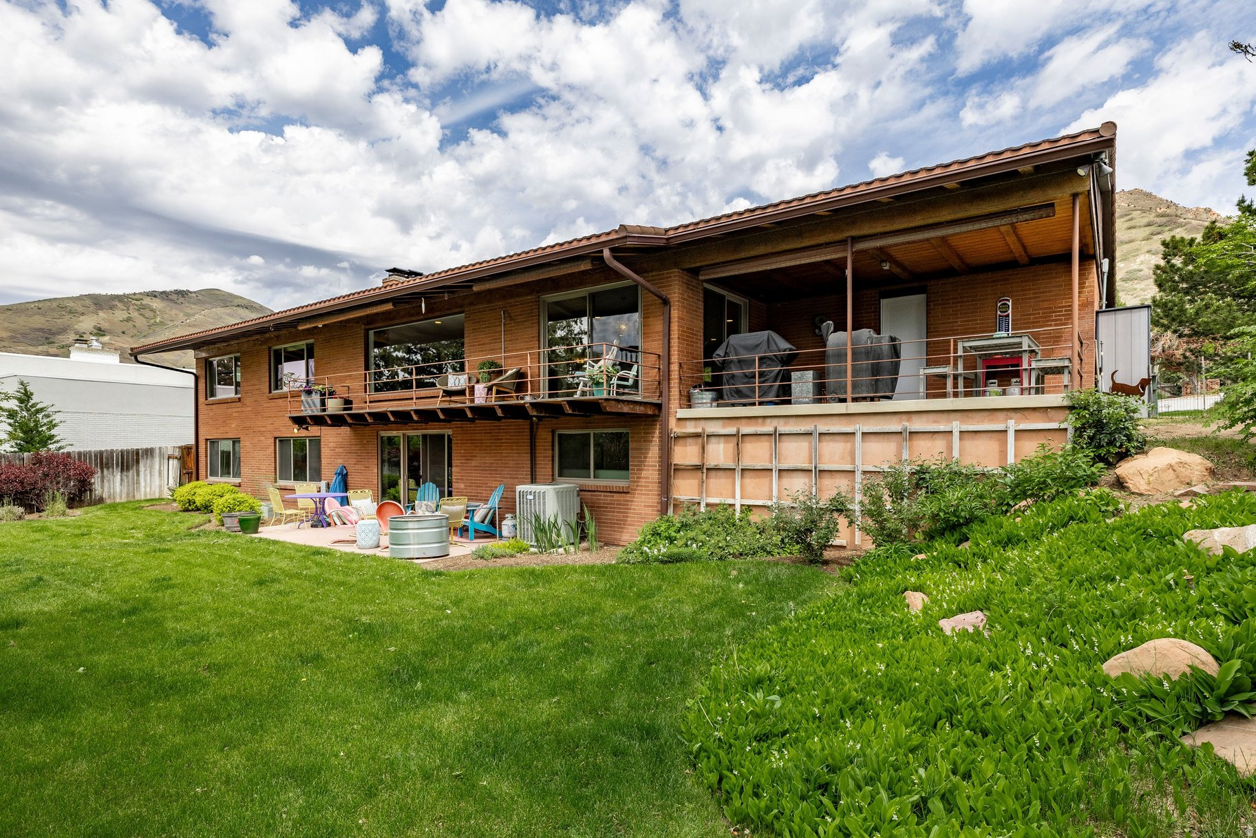 OAK HILLS - Residential