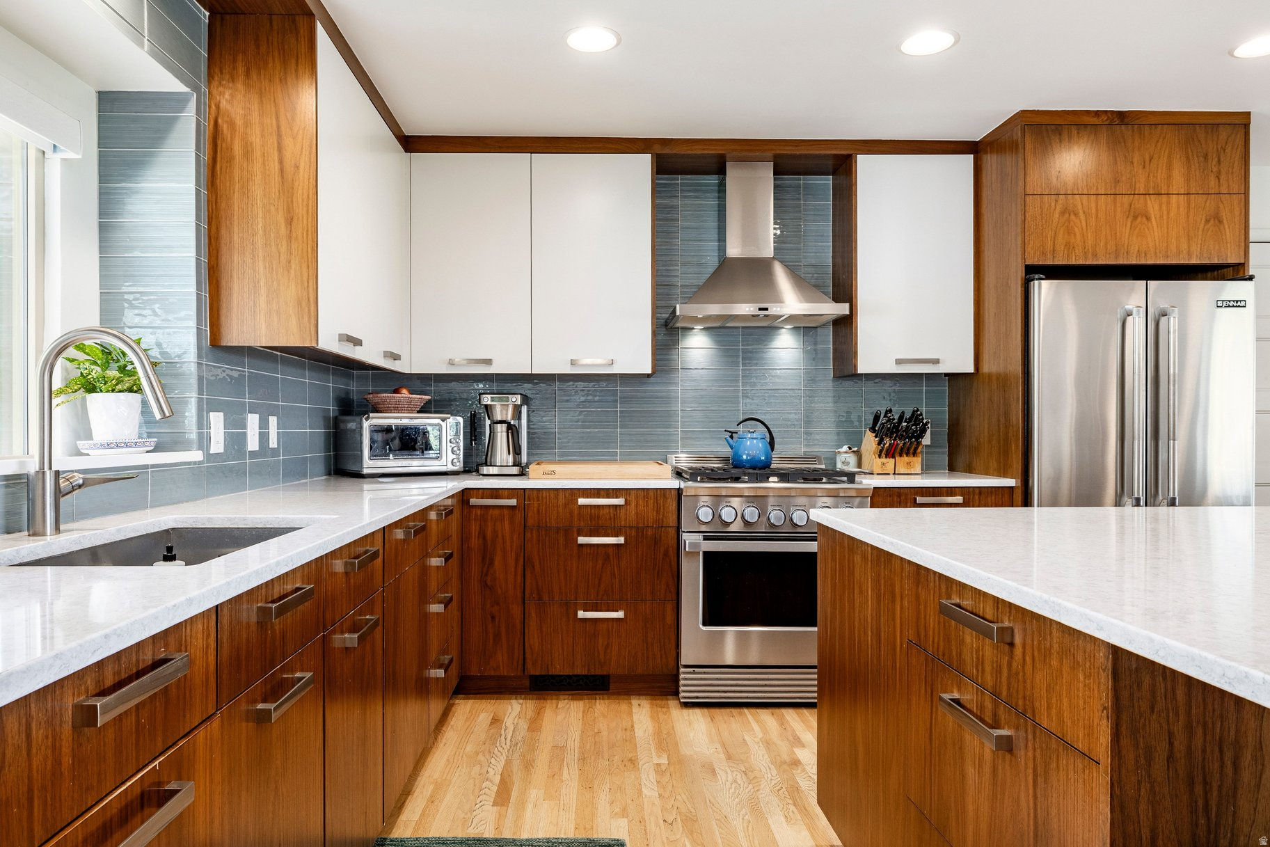 OAK HILLS - Residential