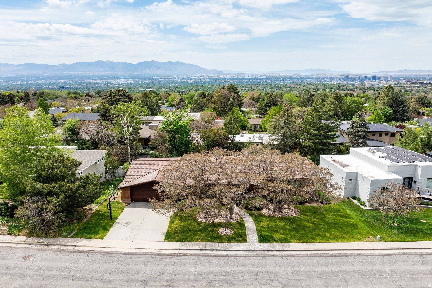 OAK HILLS - Residential
