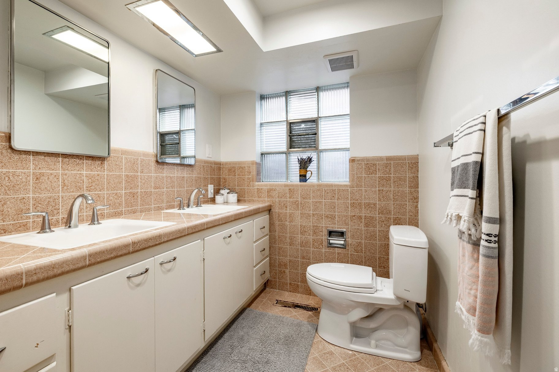 OAK HILLS - Residential