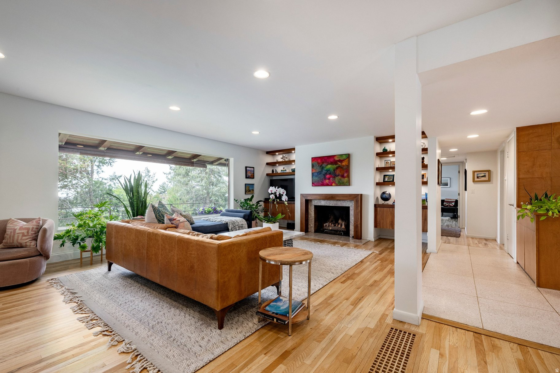 OAK HILLS - Residential