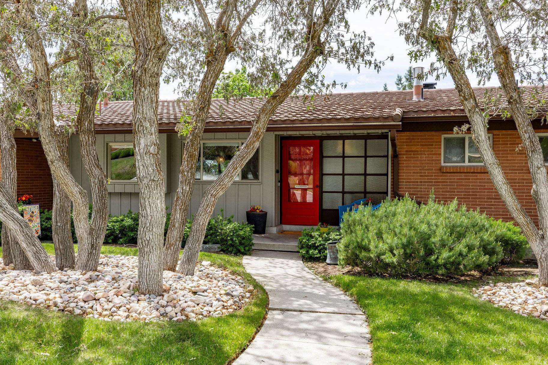 OAK HILLS - Residential