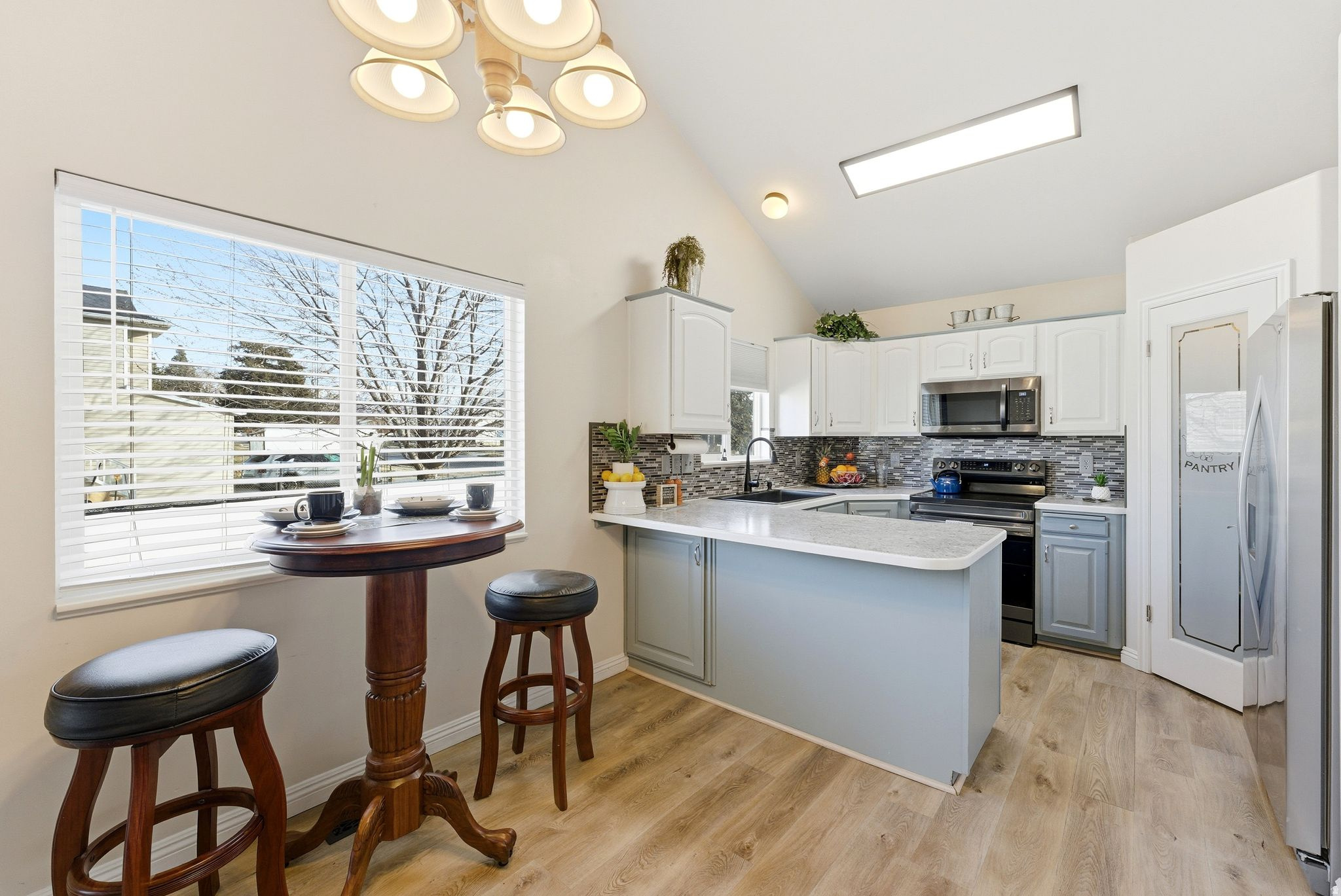 SHRON ESTATES NO 1 - Residential