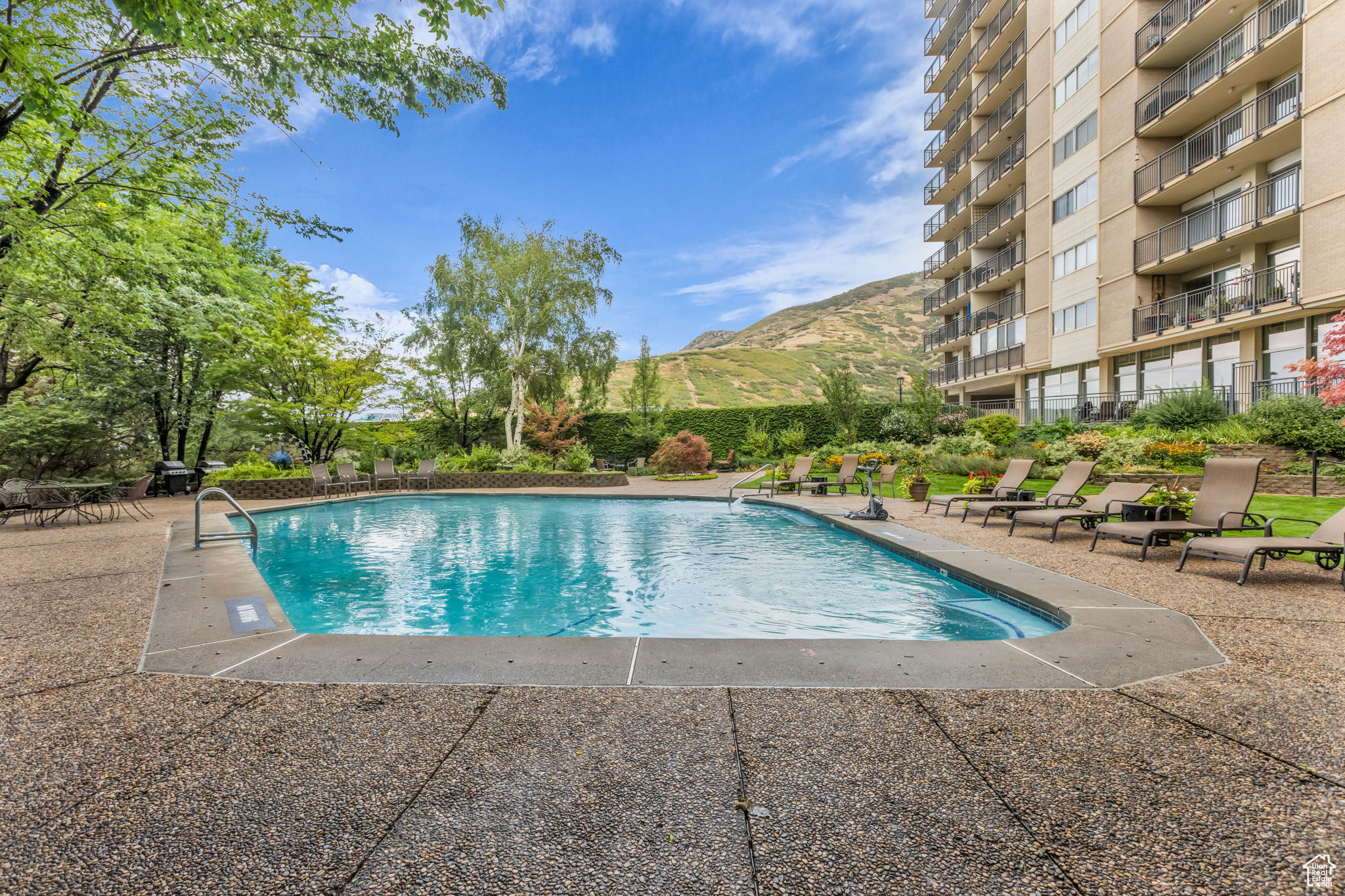 CANYON CREST - Residential