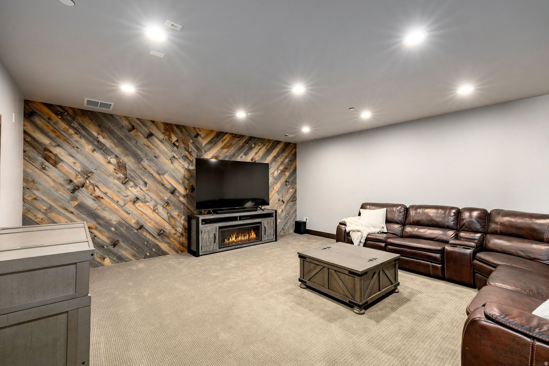 BLACK ROCK RIDGE - Residential