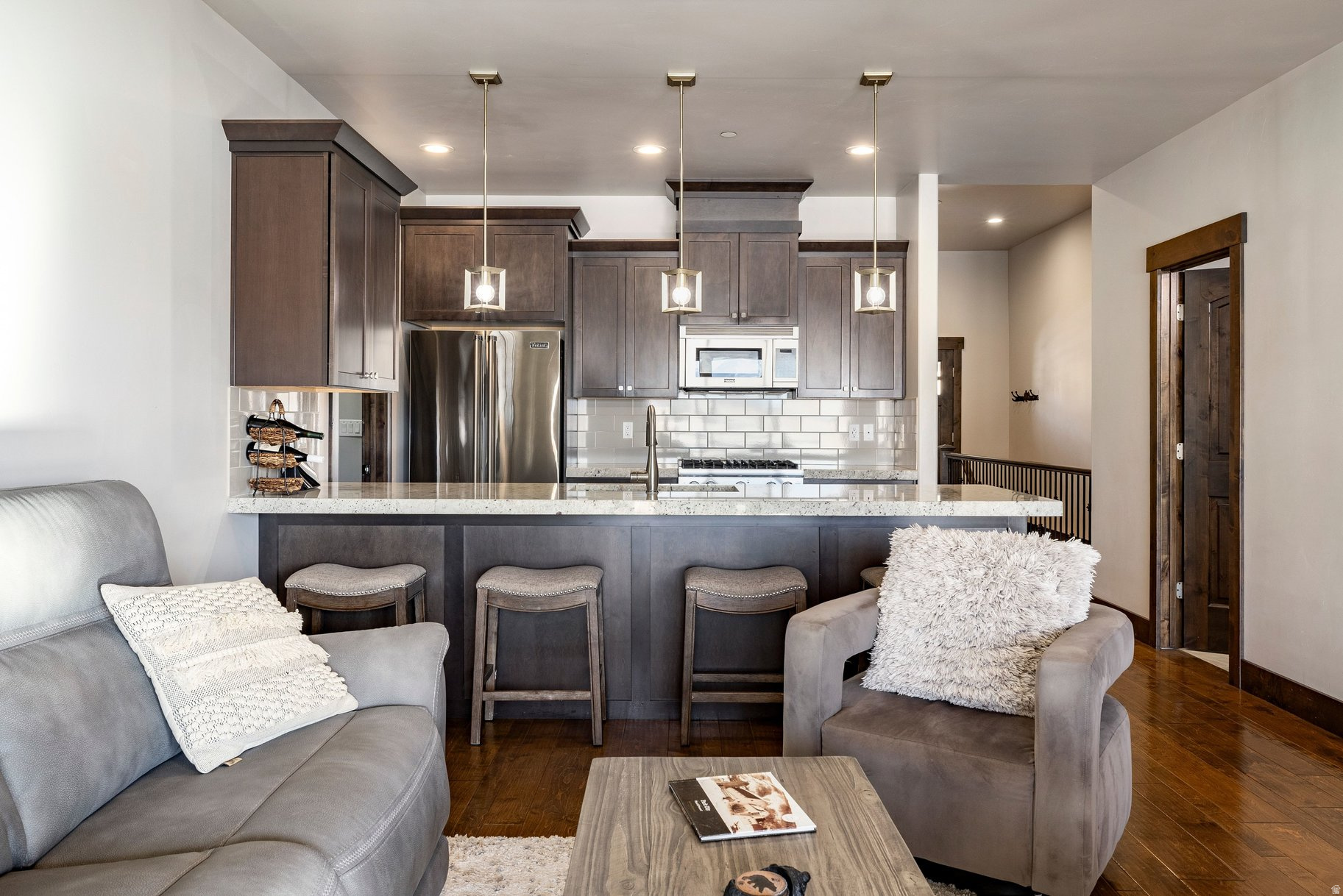 BLACK ROCK RIDGE - Residential