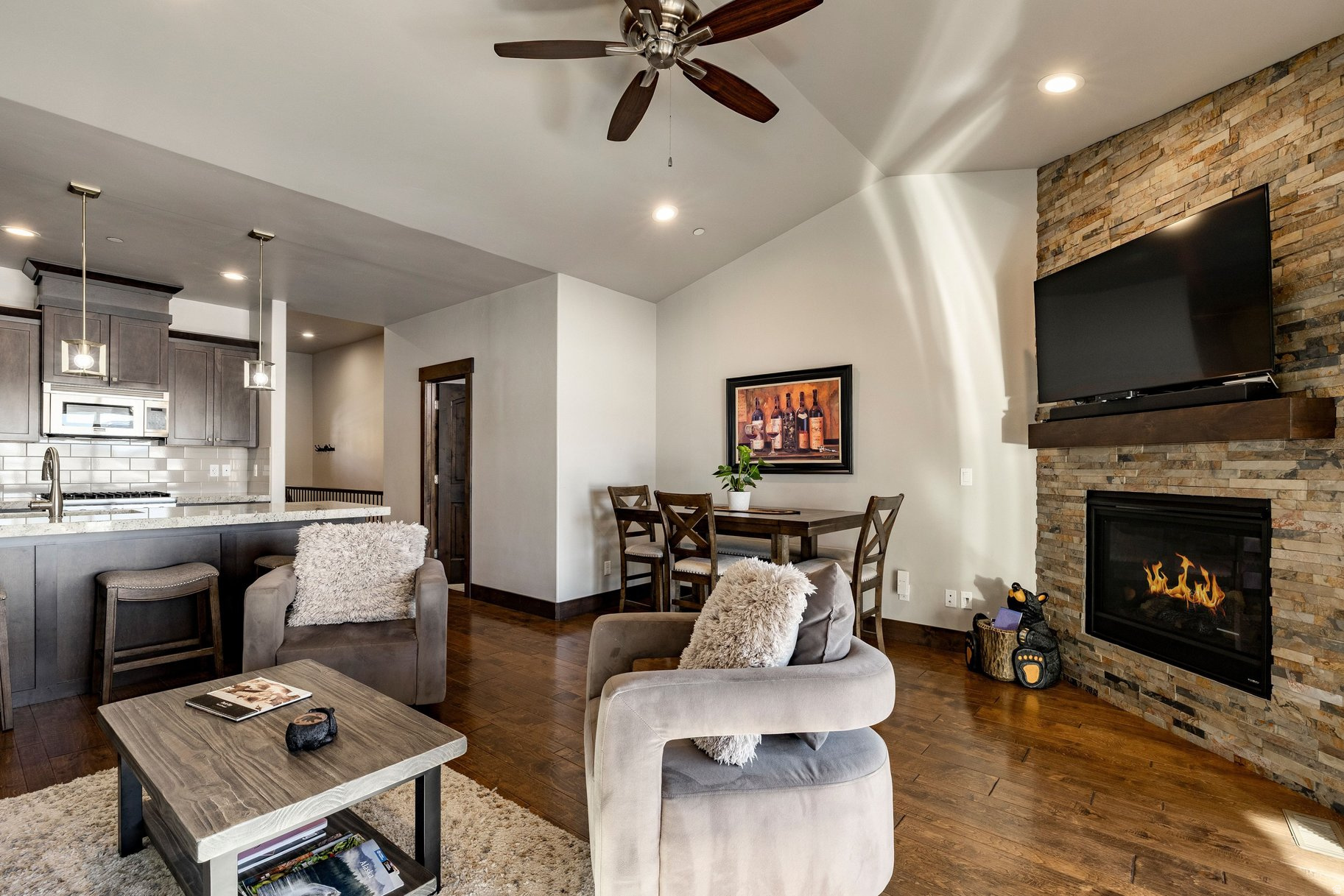 BLACK ROCK RIDGE - Residential