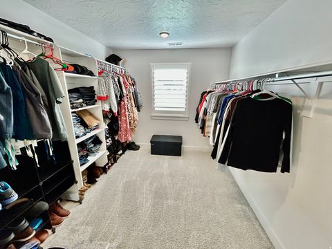 Tiny photo for 1062 N KENSINGTON HTS, Kaysville, UT 84037 (MLS # 2152304)
