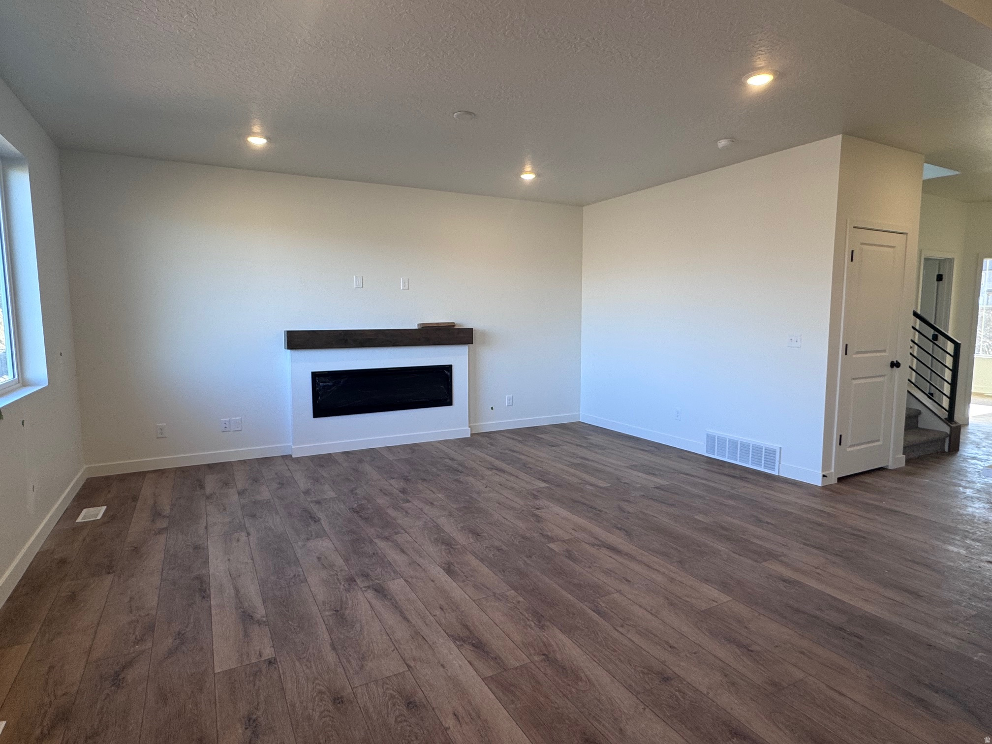 RIVERSIDE ESTATES - Residential