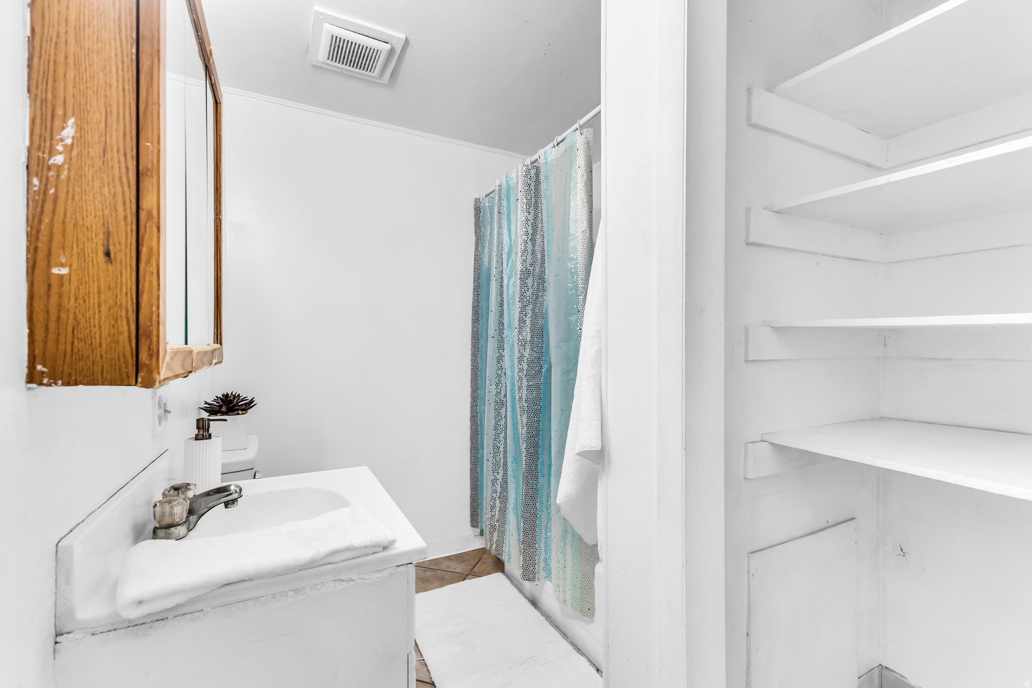 BENVIEW SUB - Residential Income