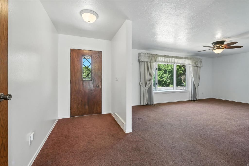 Photo of 434 RIVER HEIGHTS BLVD, River Heights, UT 84321 (MLS # 2176482)
