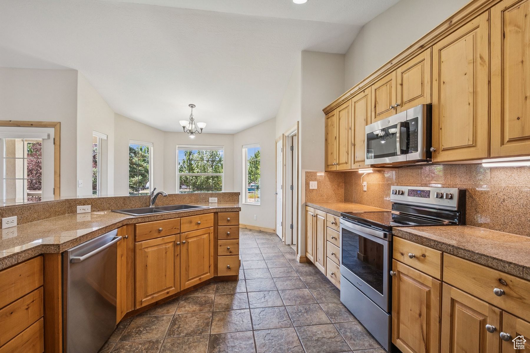 Heber City, Utah 84032, United States, 6 Bedrooms Bedrooms, ,4 BathroomsBathrooms,Residential,Active,168109