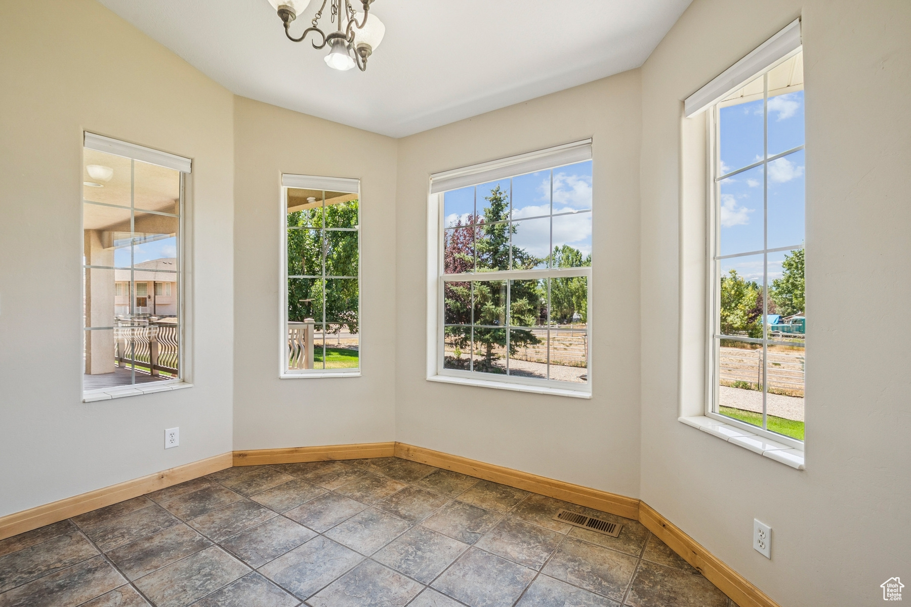 Heber City, Utah 84032, United States, 6 Bedrooms Bedrooms, ,4 BathroomsBathrooms,Residential,Active,168109