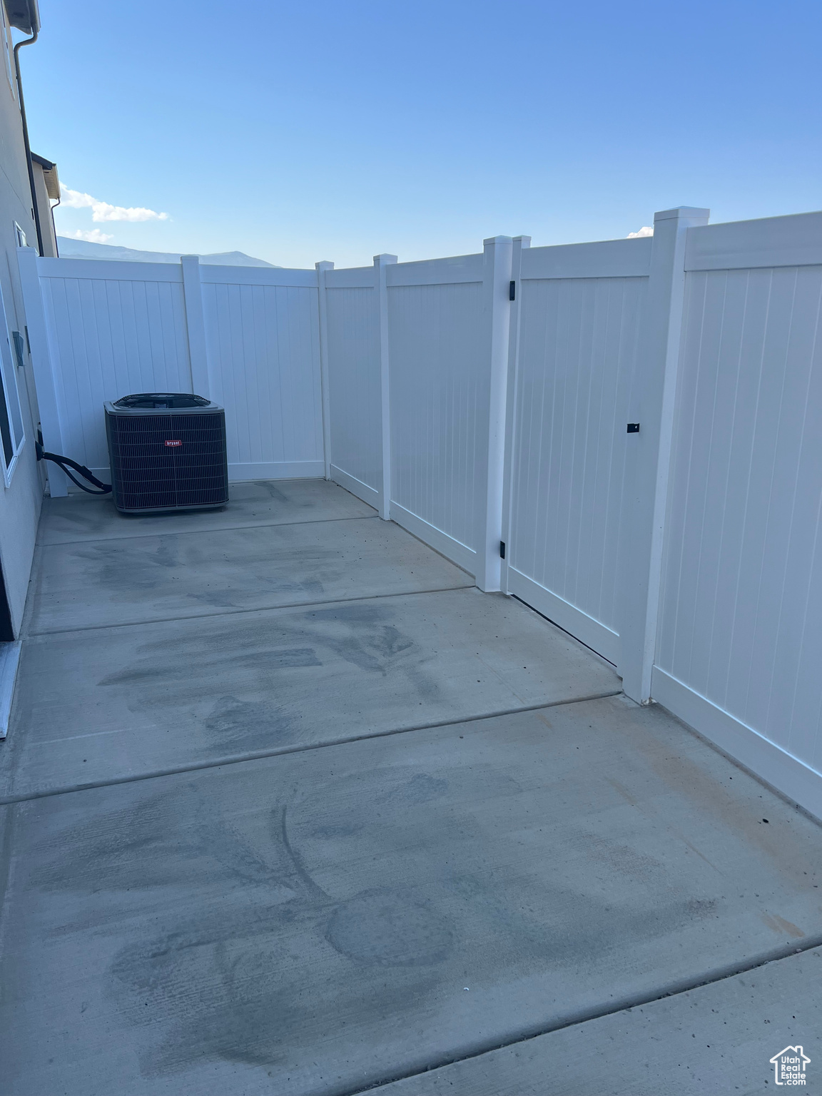 CEDAR BREAKS - Residential Lease