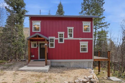 Photo of 2450 W SNAKE CREEK RD, Midway, UT 84049 (MLS # 2153500)