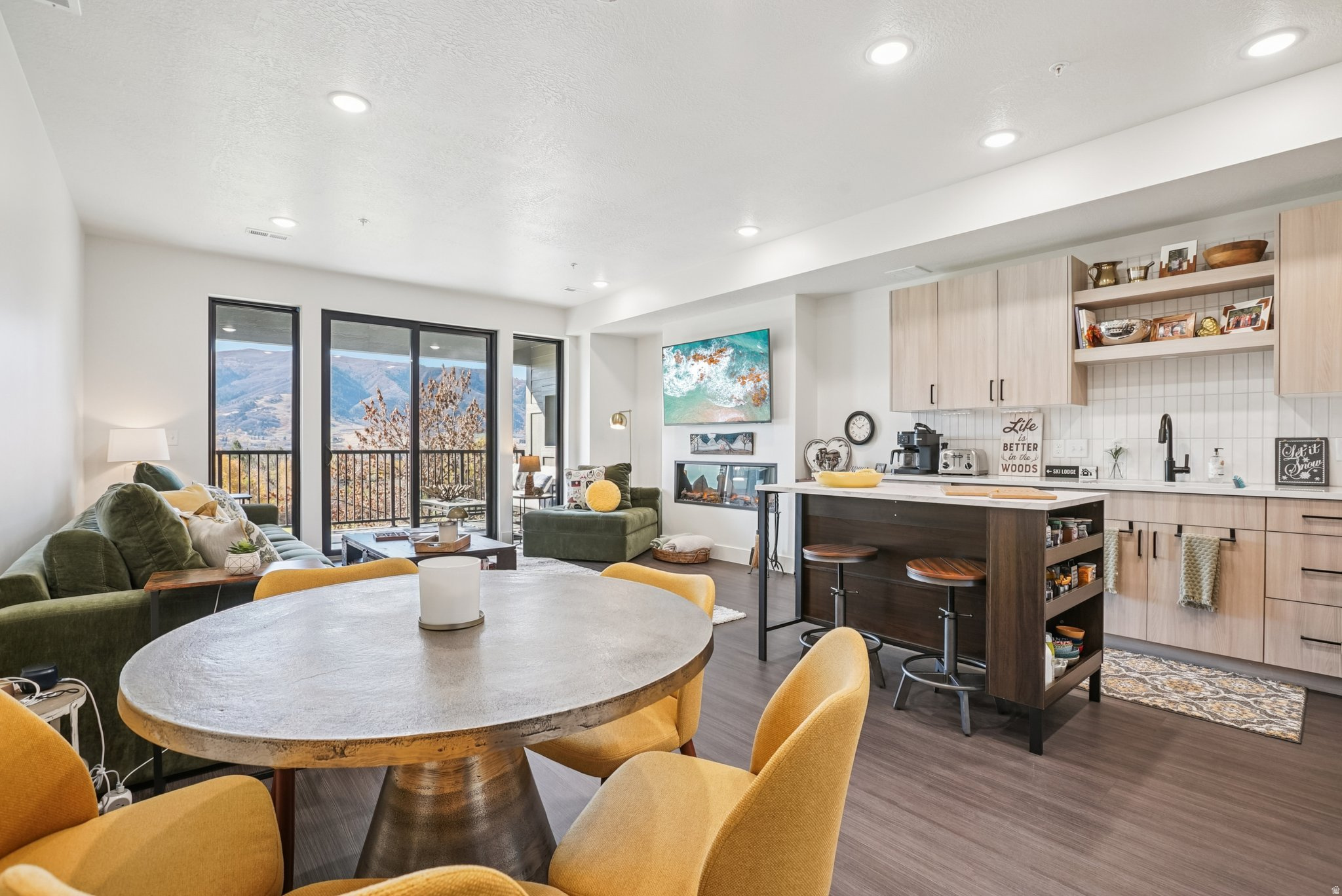 THE POINTE AT WOLF CREEK - Residential