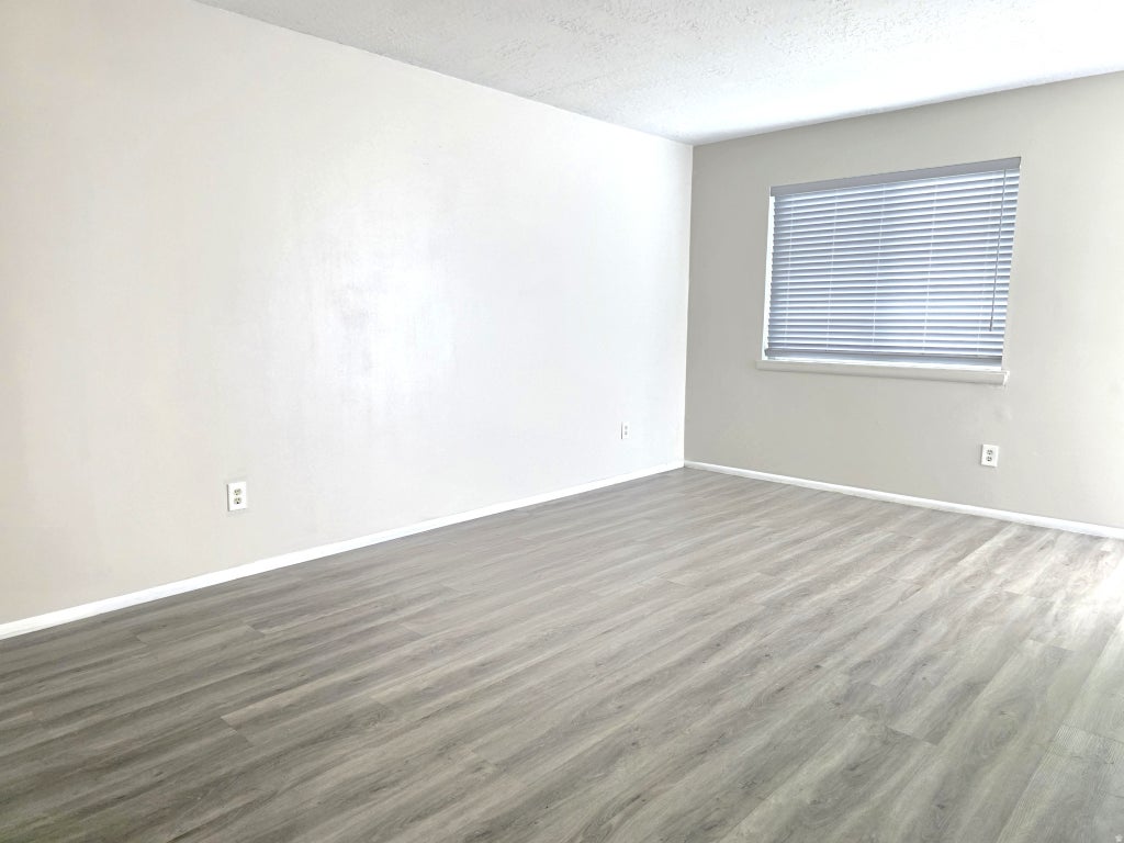 Photo of 558 N REDWOOD RD #7-3, Salt Lake City, UT 84116 (MLS # 2182528)