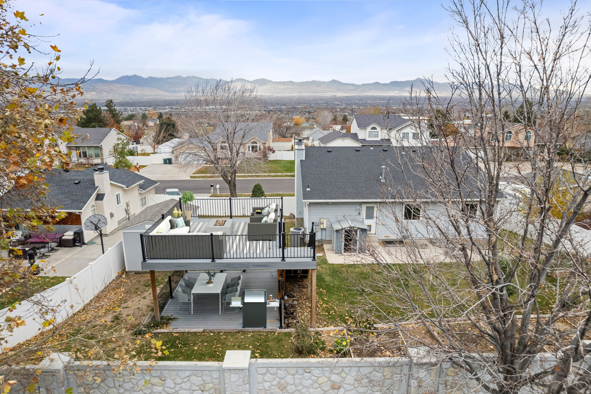 RIDGE POINT - Residential