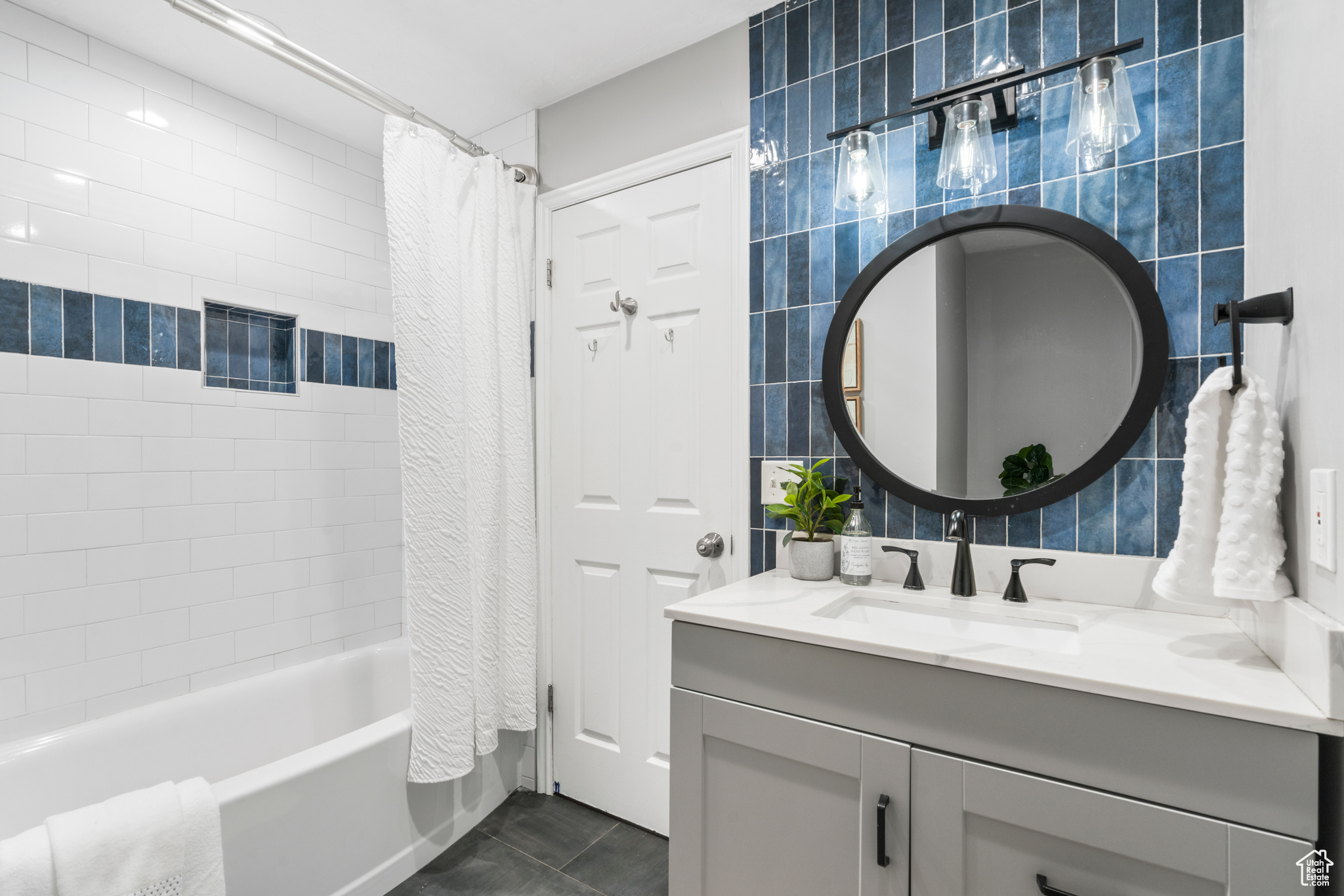 RIDGE POINT - Residential