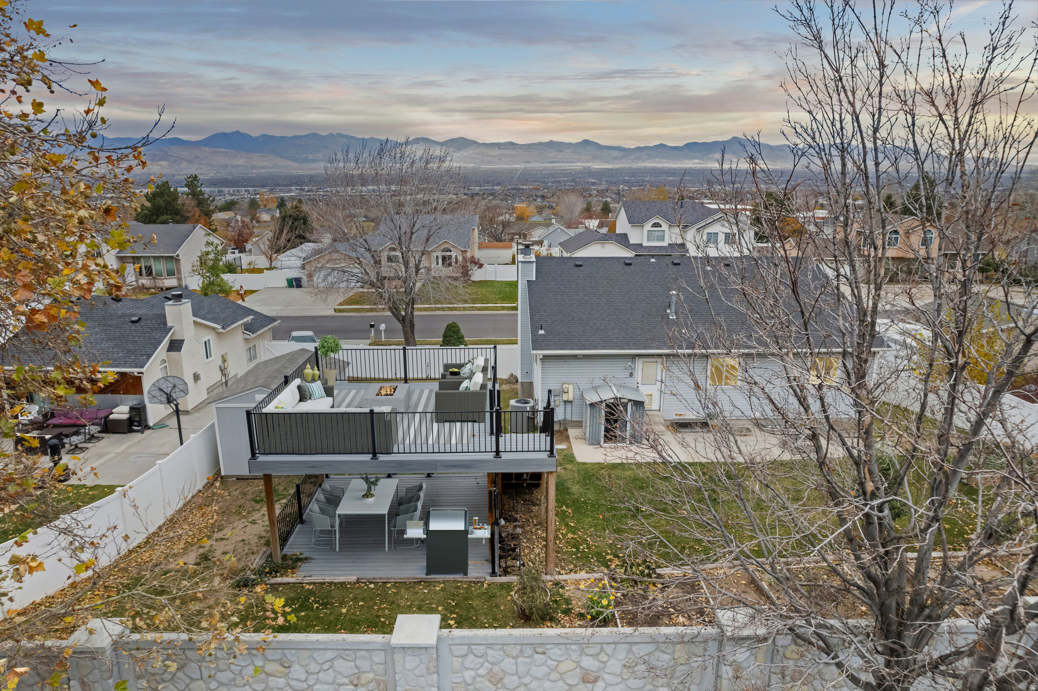 RIDGE POINT - Residential