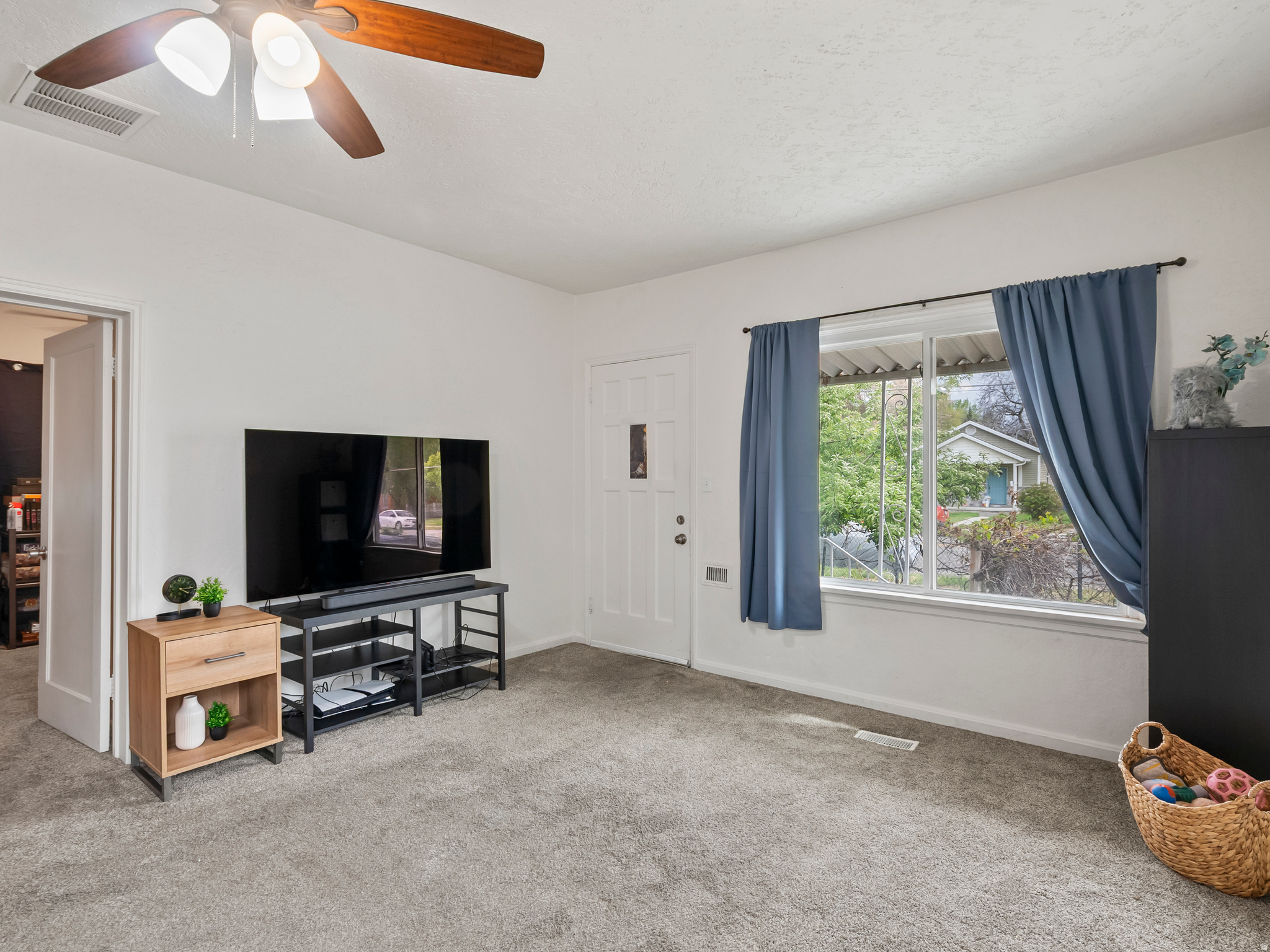 RIVERSIDE - Residential