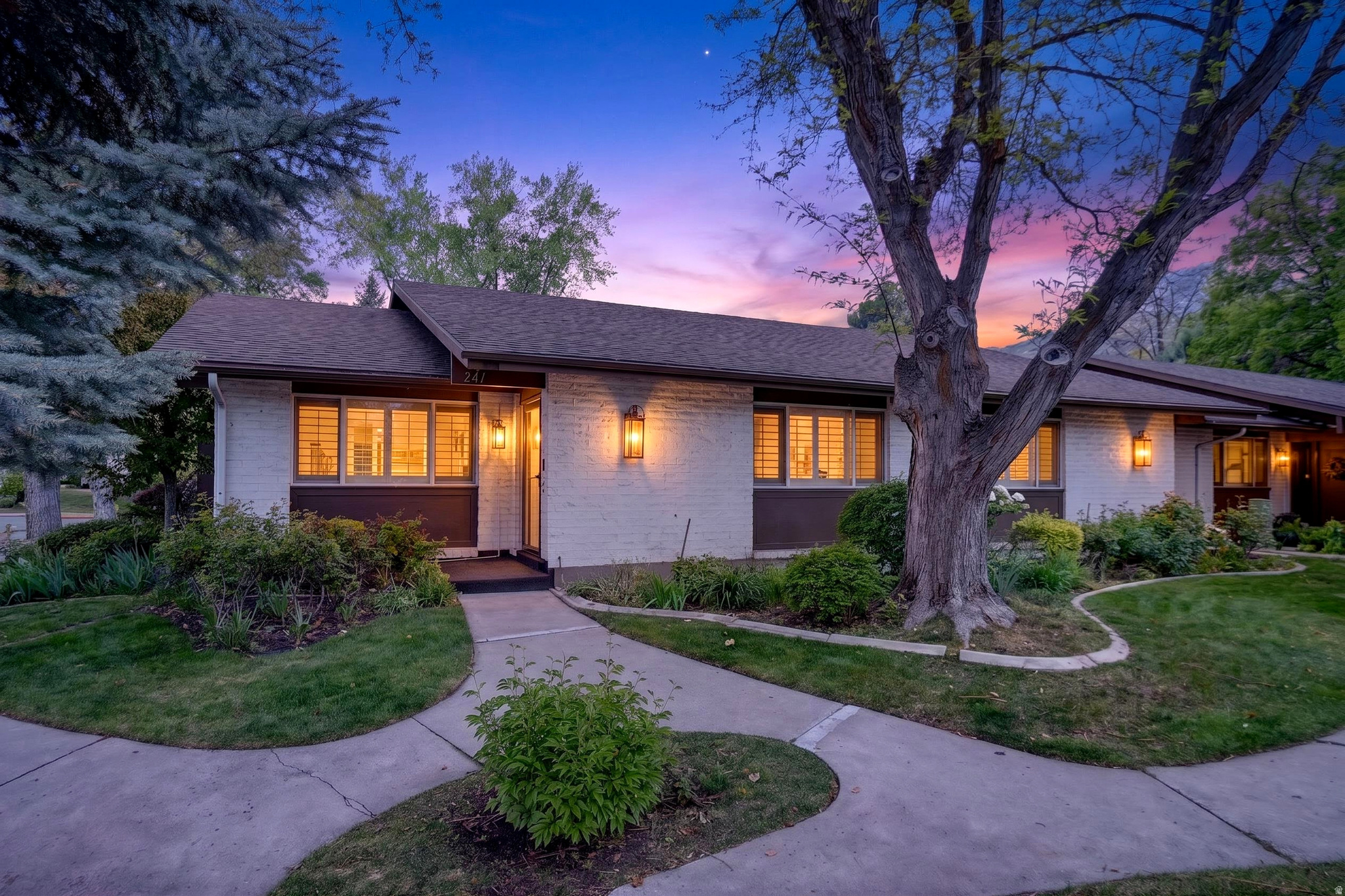 THREE FOUNTAINS - Residential