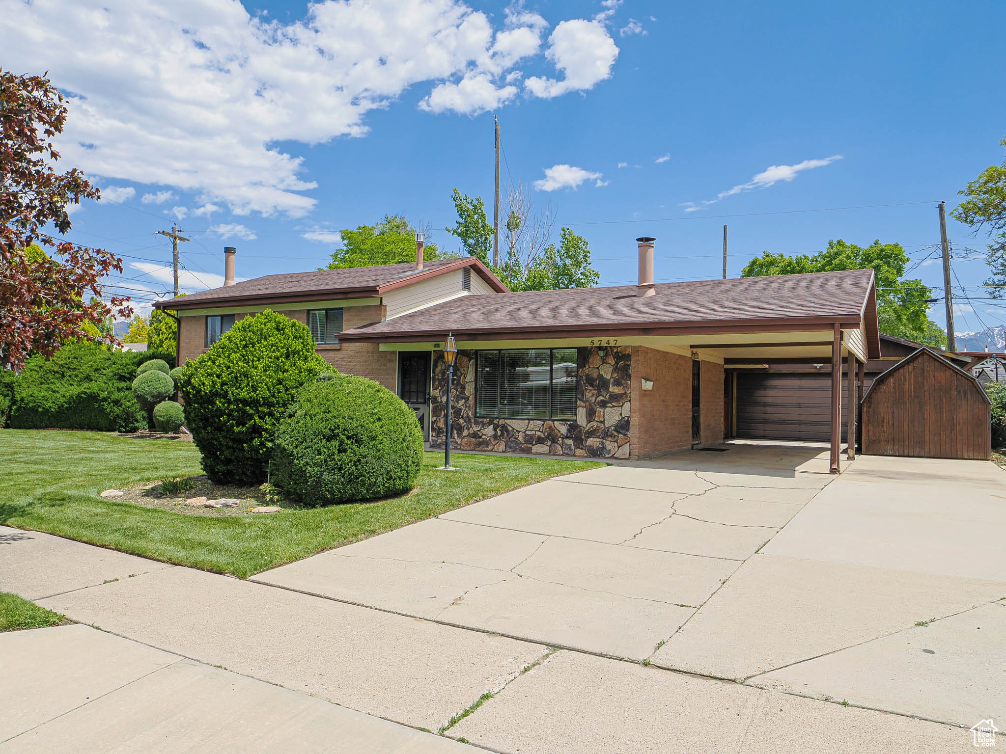 5747 S Sanford Dr, Murray, Utah image 3