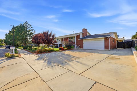 Tiny photo for 106 W 575 N, Kaysville, UT 84037 (MLS # 2177068)