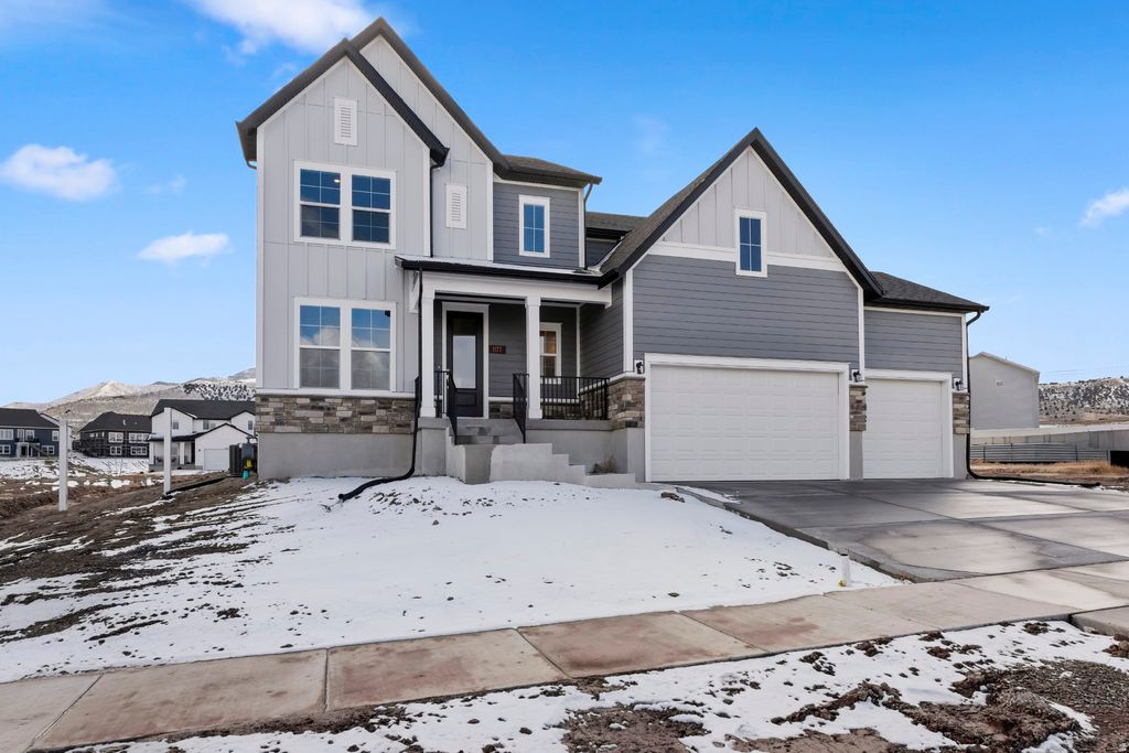Photo of 1177 W MAHOGANY ST N, Saratoga Springs, UT 84045 (MLS # 2139261)